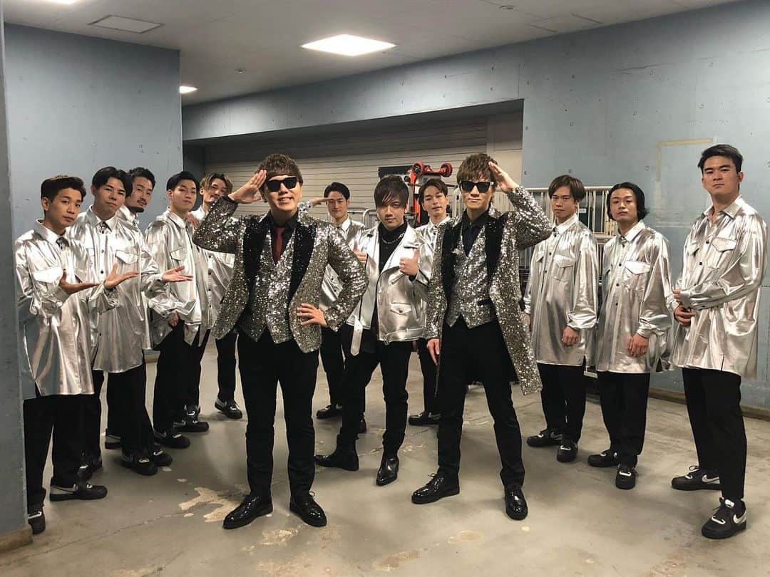 嶋田遼太郎のインスタグラム：「ミュージックステーション　ウルトラ　SUPER LIVE2020 HIKAKINさんSEIKINさんの新曲「光」にバックダンサー出演させて頂きました✨ またこうして素敵な場に携わらせて頂いて有難うございました😊  #HIKAKIN #SEIKIN #光　#DANCER #musicstation」