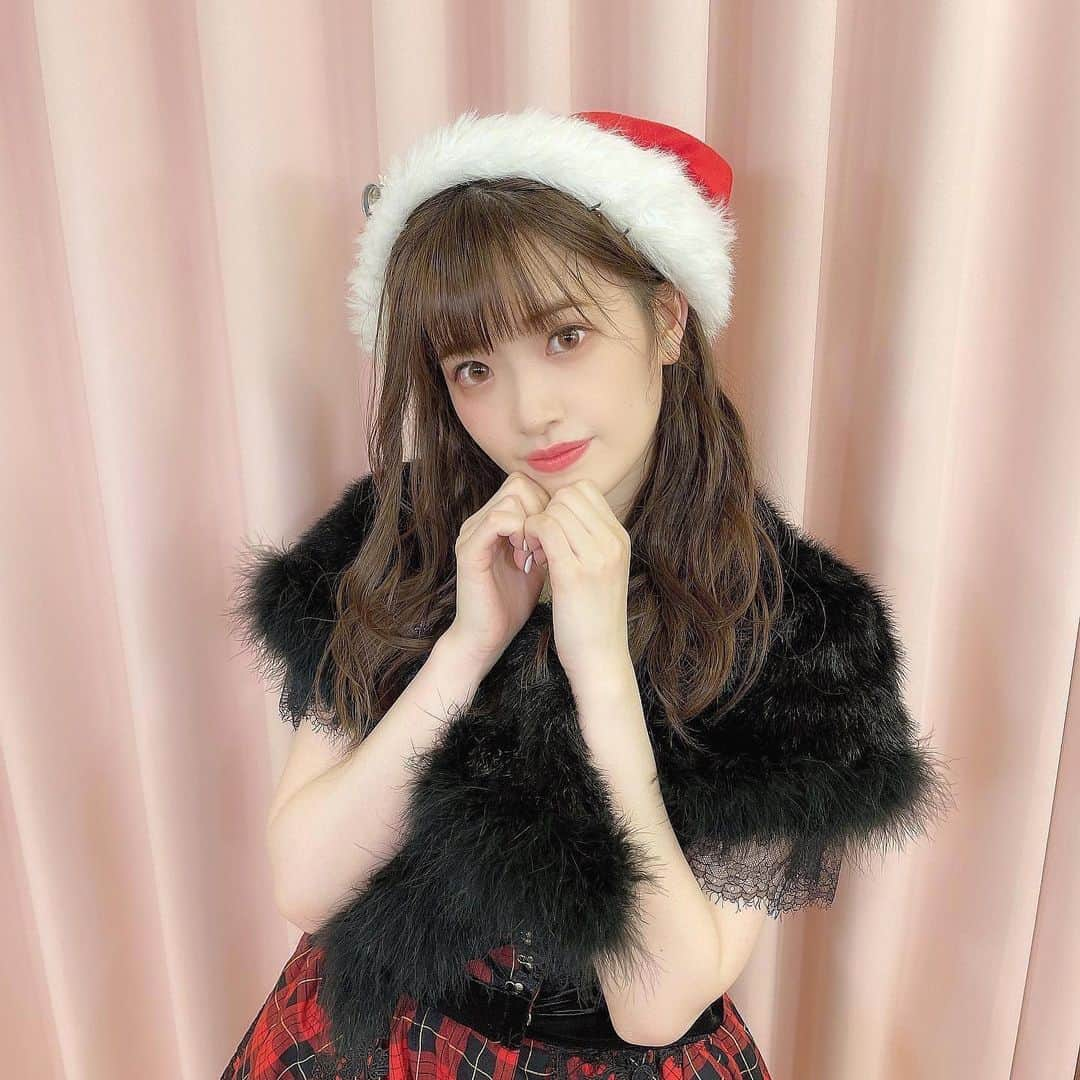 武藤小麟さんのインスタグラム写真 - (武藤小麟Instagram)「🎅🏻🤍 ☁️Merry Christmas☁ みんなにいいことが起こりますように🎄💫 . . #AKB48 #衣装 #クリスマス #サンタさん #christmas  #メリクリ  #ひな写 #ありがとうございます💓」12月25日 22時47分 - muto_orin