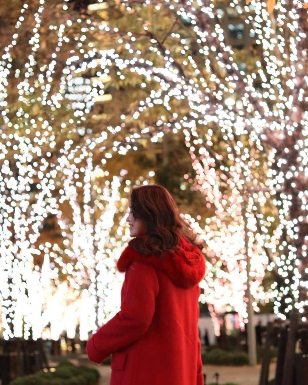 奥家沙枝子さんのインスタグラム写真 - (奥家沙枝子Instagram)「The best time of the year🎅❤️ . . #bigsmile #christmas #holiday #christmastree #tokyo #night #silentnight #bff #friends #winter #winterwonderland #クリスマス#ディナー#銀座#冬コーデ#クリスマスコーデ」12月25日 23時01分 - saekookuya