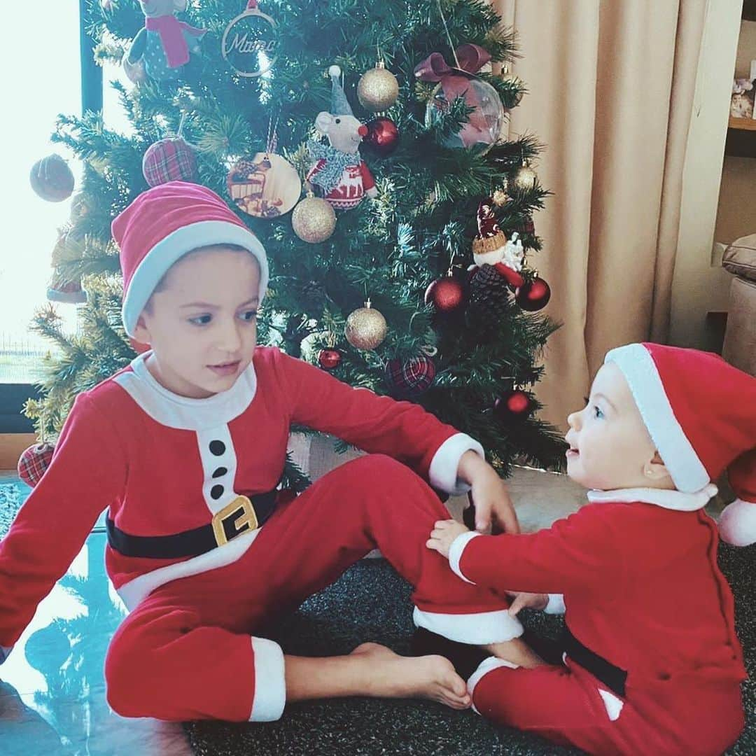 ウーゴ・マジョさんのインスタグラム写真 - (ウーゴ・マジョInstagram)「Mis Papa Noeles favoritos 😍 Feliz Navidad a todos🎄💫」12月25日 23時02分 - hugomallo