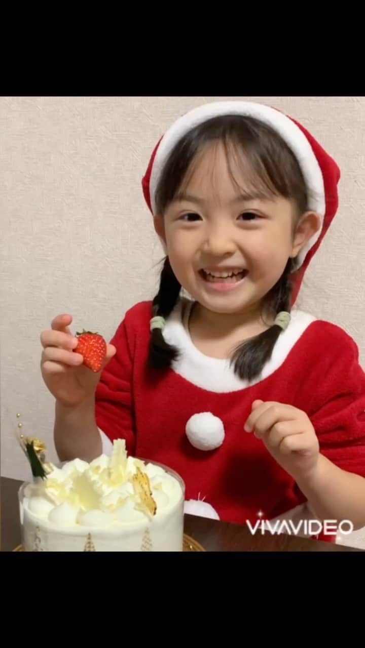 のインスタグラム：「Merry Xmas🎅🎄✨ #5歳 #クリスマス #クリスマスパーティー #クリスマスプレゼント」