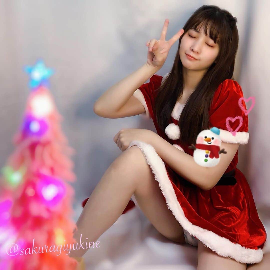 桜木優希音さんのインスタグラム写真 - (桜木優希音Instagram)「💗🎄Merry Xmas🎄💗  　　　　　　　　　　  💙舞台出演します💙  『ローズクォーツに誓いのキスを』 ＊2021年1月27日〜31日 上演 ＊サンモールスタジオにて ＊来年1月4日チケット発売開始🎟    💙👗💙👗💙 #ちらり #クリスマス #xmas #ランジェリー #lingerie #色白 #可愛い #かわいい #backshot #美女 #美人 #美脚 #美腿 #目指す #tagsforlikes #japanesegirl #tokyogirl #asiangirls #instalikes #お出掛けしたい #ロングヘアー #寒い #冷え性 #人肌恋しい #おひとりさま   #1月27日から31日 #舞台 #星レト #薔薇キス 🌹」12月25日 23時19分 - yukinsaky__