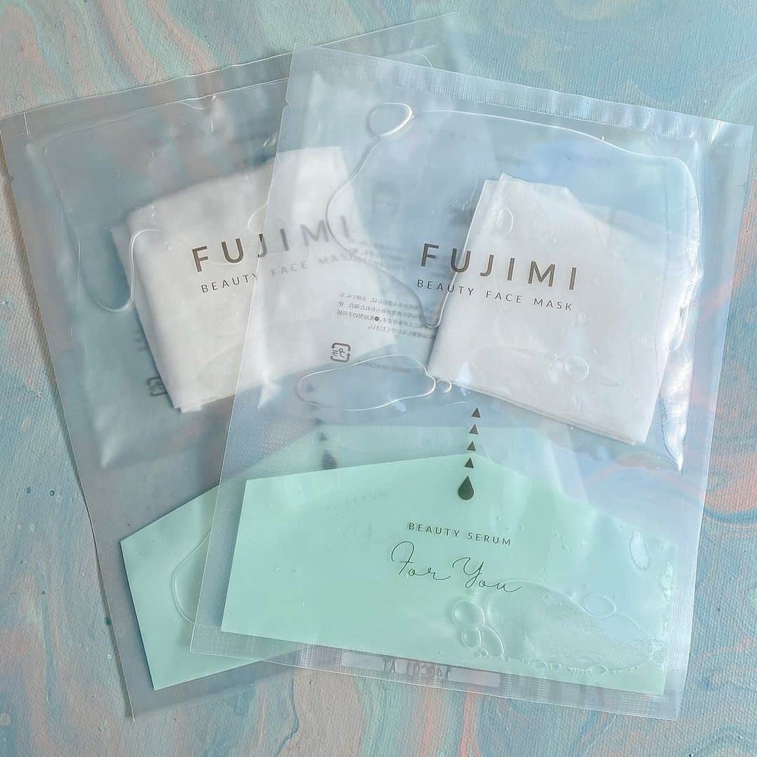 makoのインスタグラム：「以前も使った @fujimi_official のマスク🤍﻿ 寒くなってきたし﻿ マスクの乾燥も酷いので﻿ 肌診断して今の私に合ったパックを☃️﻿ ﻿ ワントーン上がるし﻿ パックした後はモチモチ💭🤍﻿ 基本夜使うよ🐋﻿ #PR #FUJIMI #美容　#パーソナライズサプリ #パーソナライズマスク #おうち時間 #おこもり美容」