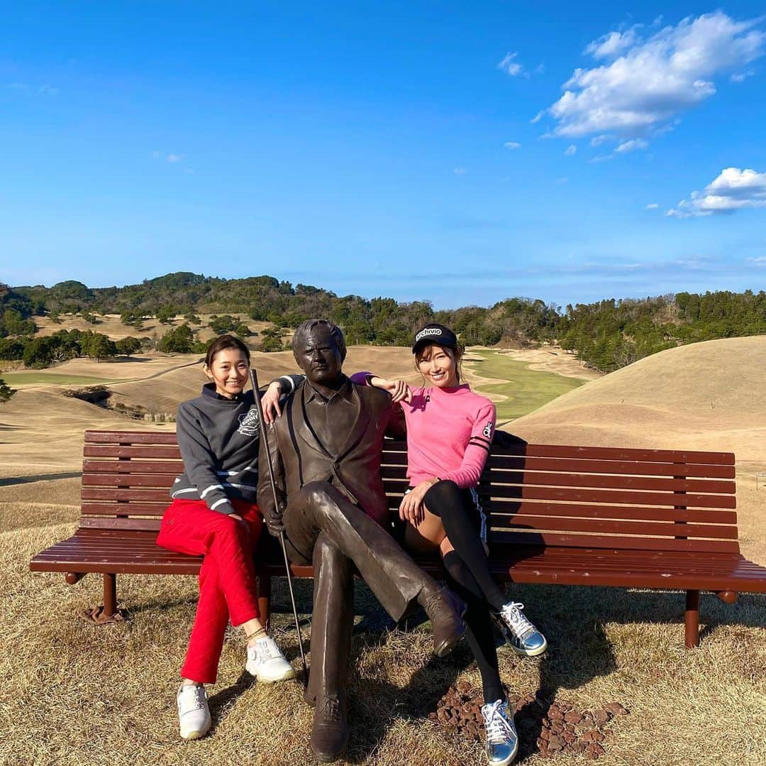 中里さや香さんのインスタグラム写真 - (中里さや香Instagram)「今日は中里家でゴルフ⛳️  ・ 名前が皆、中里○○で面白かった😂  ・ 優しくて美人で面白いお姉さん（妹笑）　@chinatsu_minami が出来て幸せです☺️❤️  ・ #golf#golfgirl#golfstagram#golflife#ゴルフ#ゴルフ女子#ゴルフ男子#ゴルフ好き#jackbunny #bellglo#srixonx2#srixon#スリクソンx2#ta98 #ta98_status #上総モナークカントリークラブ #ジャックニクラウス#골프웨어#골프#高尔夫球」12月25日 23時15分 - sayakashi1217