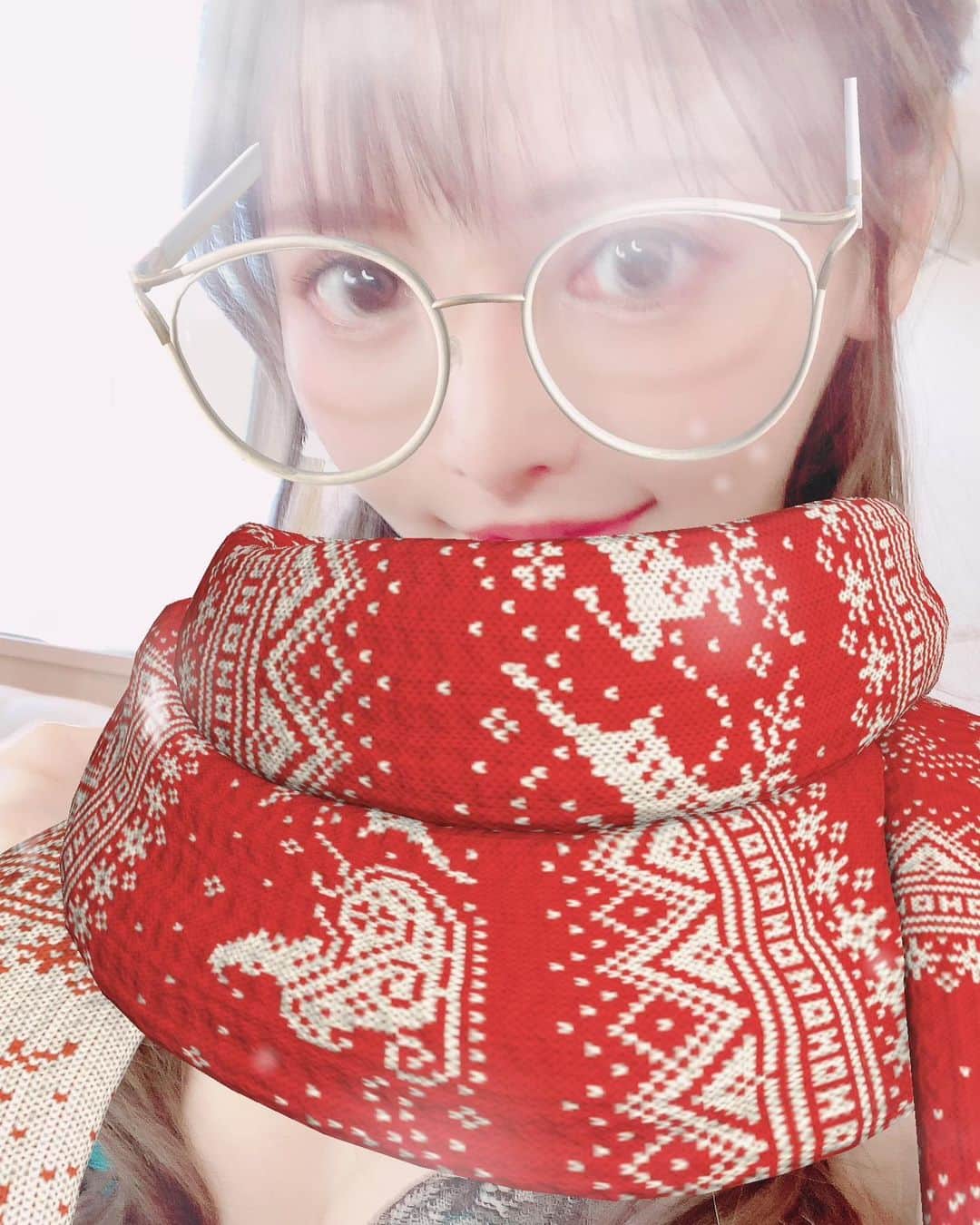 のインスタグラム：「クリスマス仕様の加工が捗り過ぎた… メリークリスマスでしたね🎄🎁✨ 楽しくお仕事させて頂きました💞 #xmas #merrychristmas #merryxmas #xmasday #happy #happychristmas #santaclaus #santa #costume #japanesegirl #longhair #av #sexy #sexyactresses #snow #beaty #メリークリスマス #クリスマス　#イヴ #クリスマスイブ　#ハッピー　#サンタクロース #アプリ　#すごい　#撮影 #聖誕 #크리스마스　#섹시」