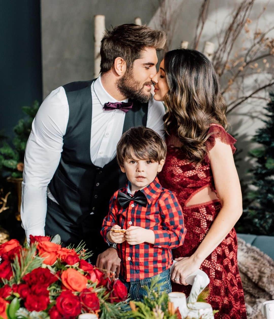 ニック・ベイトマンのインスタグラム：「Merry Christmas from the Bateman Family ❄️」