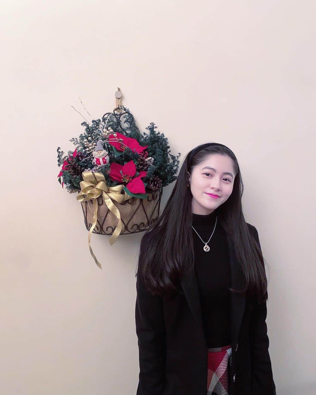 雪嶋桃葉のインスタグラム：「🎄💚☺︎✌︎ #merrychristmas #20201225」