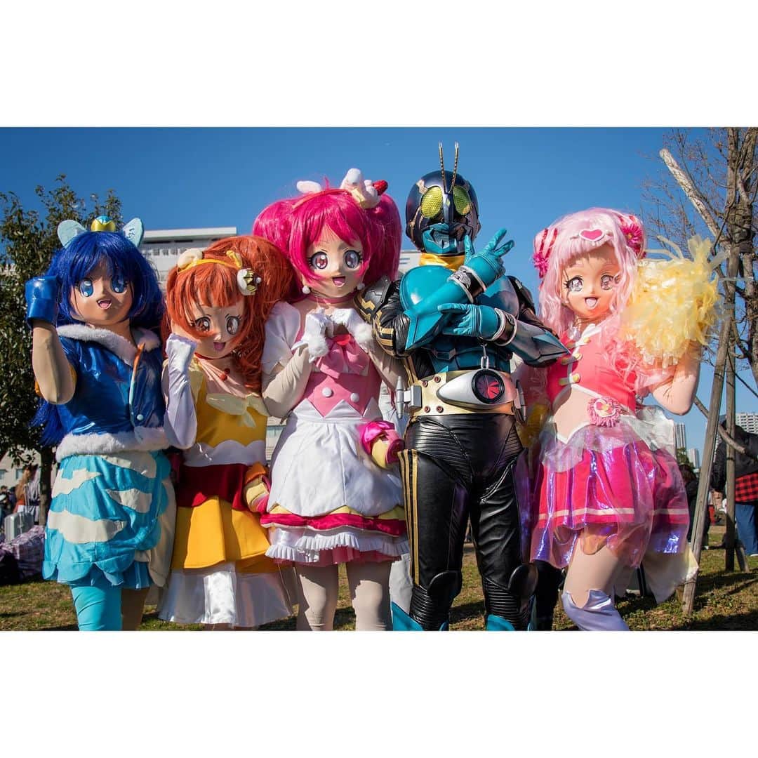 のインスタグラム：「Thank you for your time✨ Makasih yah sudah menonton👍 . メリークリスマス‼️🎉 . 久しぶりすぎる投稿😆 . 今年はコスプレイベントもご無沙汰ですが、楽しく遊べるように願うばかりです🙏 . Happy holidays to you all!✨ .  #仮面ライダー #仮面ライダー3号 #コスプレ #cosplay #cosplayer #kamenrider #kamenridercosplay #kamenridercosplayer #maskedrider #maskedridercosplay #maskedridercosplayer #toku #tokucosplay #tokusatsu #tokusatsucosplay #ガワコス #ミッチー #コミケ #仮面ライダー #仮面ライダーコスプレ #コミケコスプレ #冬コミ #特撮 #特撮コスプレ #特撮好きの人と繋がりたい」