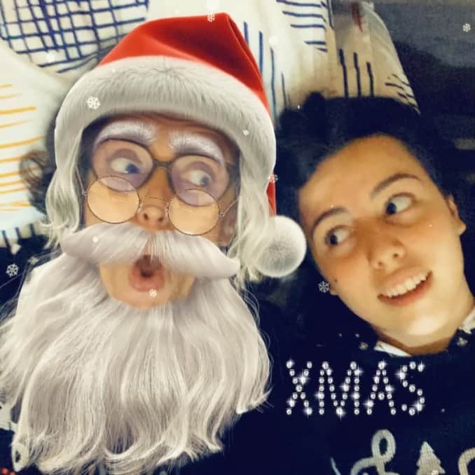 のインスタグラム：「3Buon Natale 🎄 Quando il mondo fuori è diverso ma tu dentro non cambi mai #merrychristmas #buonnatale @jolandarenga」