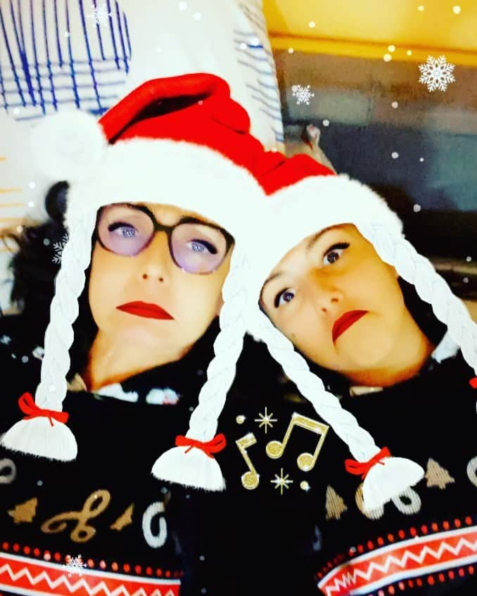 Ambra Angioliniのインスタグラム：「4Buon Natale 🎄 quando il mondo fuori è diverso ma tu dentro non cambi mai #merrychristmas #buonnatale @jolandarenga」