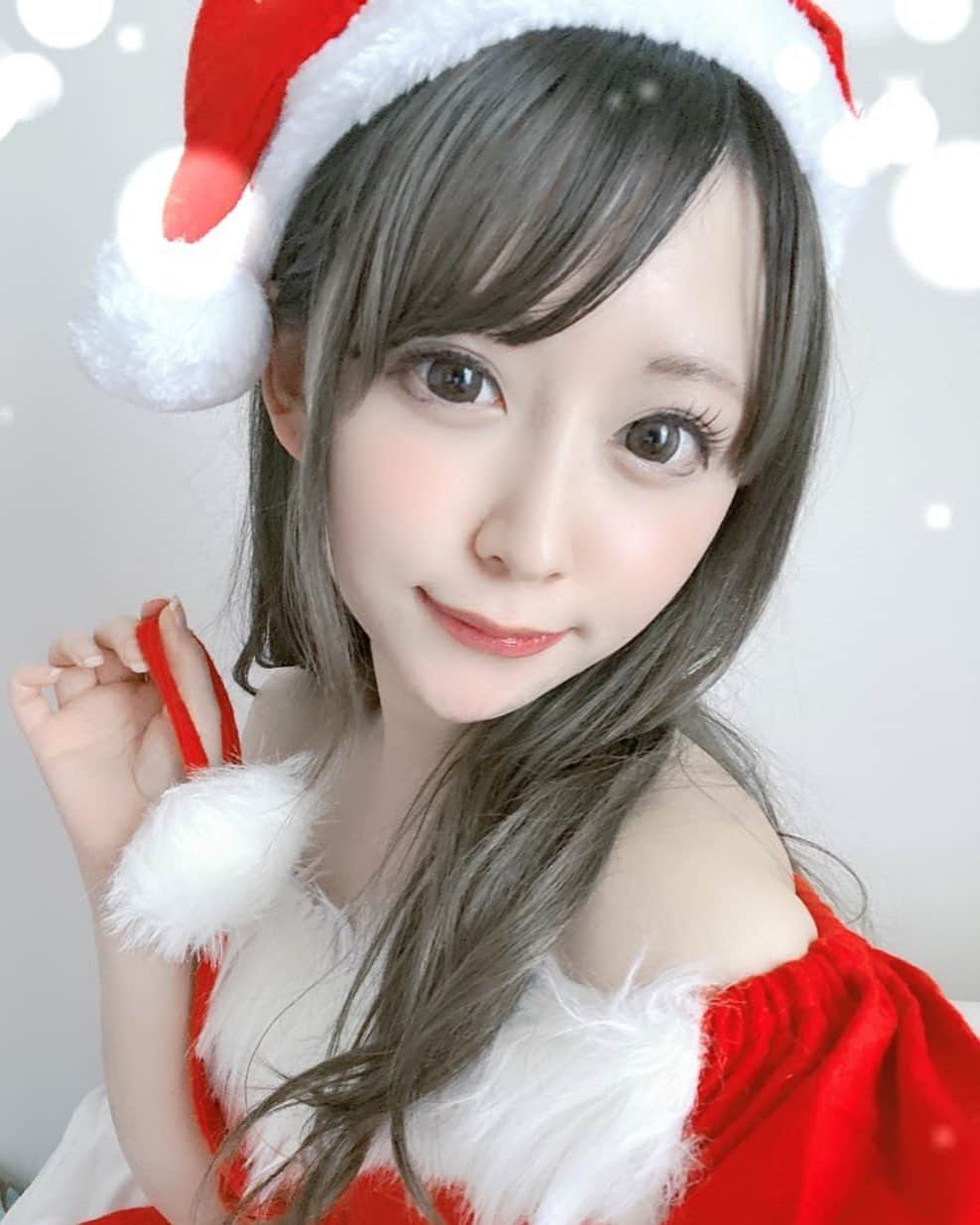 鉢呂ゆなのインスタグラム：「クリぼっちでした！ リア充全員きらい！！  #メリークリスマス #メリークリスマス🎄 #サンタさん #プレゼント下さい #いい子 #にしてたのに #クリぼっち #報われねぇ #彼氏下さい #彼氏 #私より稼いでて #浮気しない男 #優しくて面白い人」