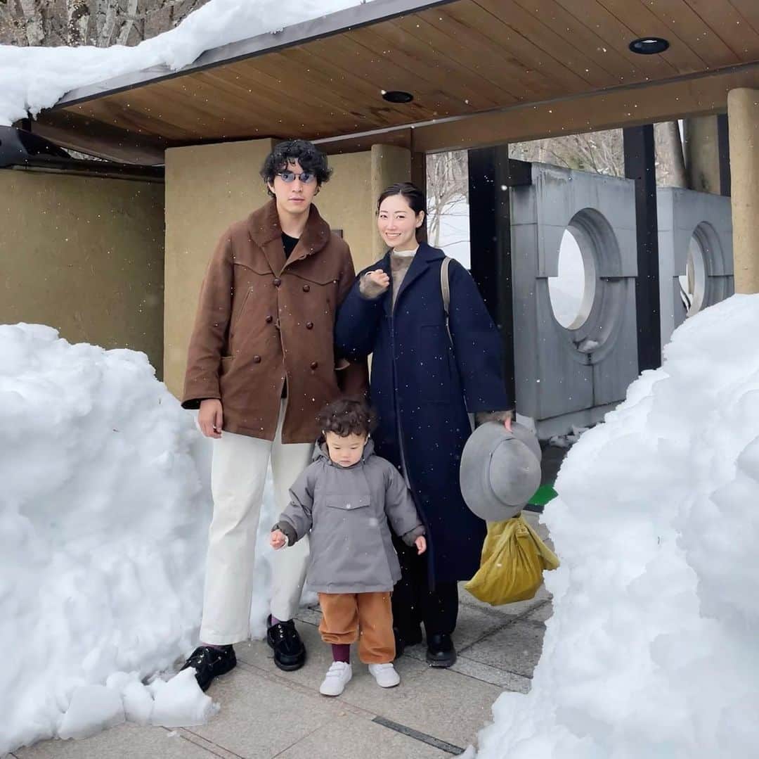 大塚良子のインスタグラム：「日本でクリスマスを過ごすのは4年振り 最高に楽しかった！良い思い出が出来ました✨🎄 . . #Christmas #holidayseason #holiday #holidays  #merrychristmas #happyholidays #happymerrychristmas   #家族旅行　#冬景色　#小旅行　#日本 #温泉　 #一時帰国　 #japan #shorttrip #familytime」