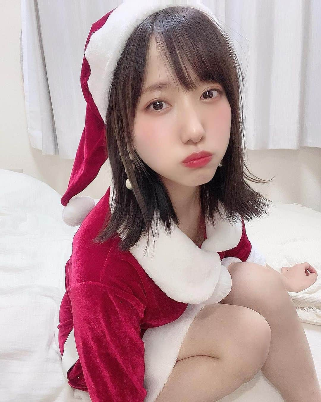 橘ひと美さんのインスタグラム写真 - (橘ひと美Instagram)「でおくれた🎅🏻 ・ ・ あわてんぼうのサンタクロースではない。笑 ・ #クリスマス #サンタコス #サンタさん #コスプレ #のんびりサンタ #christmas #happymerrychristmas」12月26日 0時14分 - h1t0mi_0210