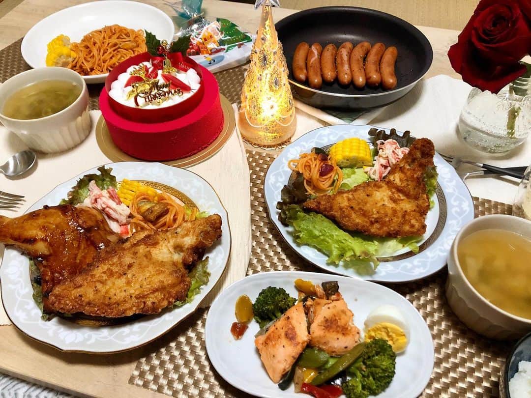 前田友香のインスタグラム：「#クリスマスディナー  とにかくチキンが食べたいんだと言われ！！！笑  # christmas #xmas  #メリークリスマス」