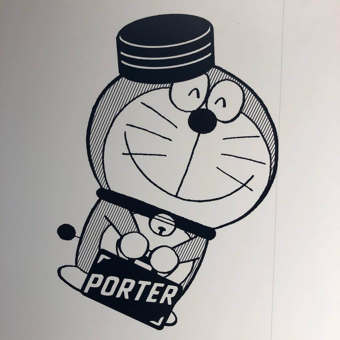 奥村うどんさんのインスタグラム写真 - (奥村うどんInstagram)「いいよね〜、ただただいいよね〜 #ドラえもん #PORTER #コラボ #いっぱいいた #でかかった」12月26日 0時25分 - doramuraudon