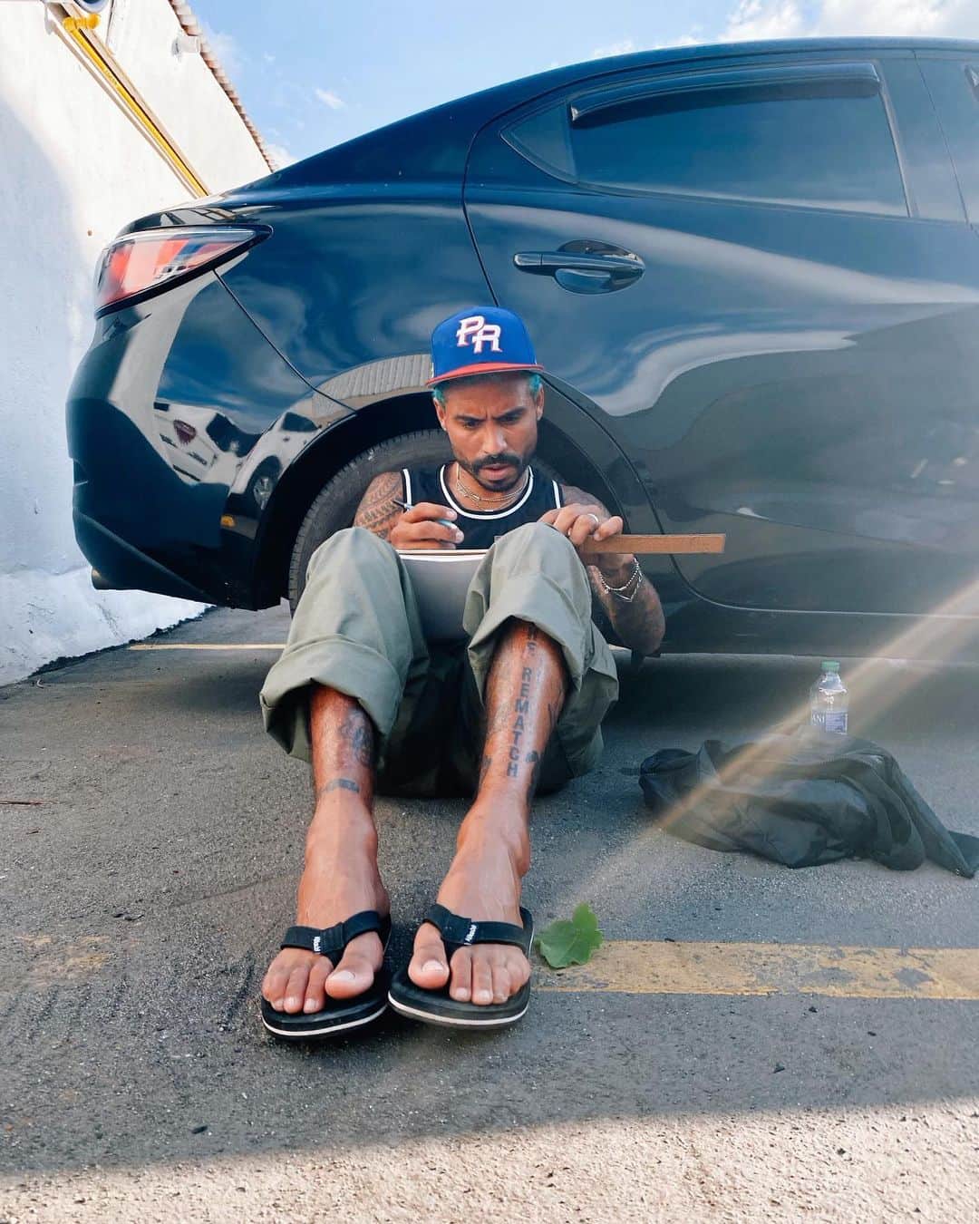 マニー・サンティアゴのインスタグラム：「December en Puerto Rico 🌴 MERRY CHRISTMAS 🎅🏾 Everyone」