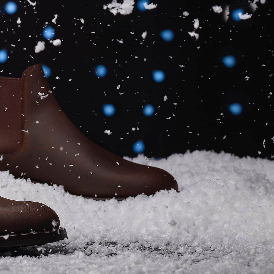 クロケット&ジョーンズさんのインスタグラム写真 - (クロケット&ジョーンズInstagram)「Crockett & Jones Christmas Gifting - Chelsea 5 in Dark Brown Rough-Out Suede. . Our Rough-Out Suede boots are the perfect choice for your winter boots this season. . #crockettandjones #madetobeworn #christmasgifting」12月26日 0時53分 - crockettandjones_official