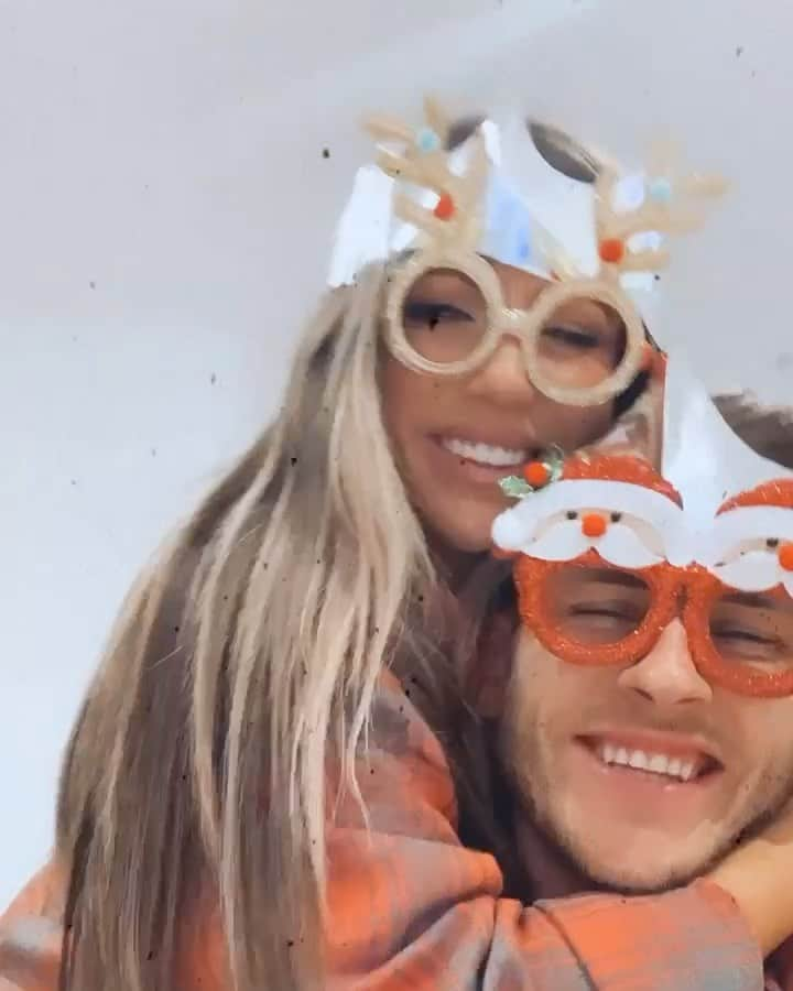 ホーリー・ヘイガンのインスタグラム：「Feels like Christmas every day with him 😍🥰✨」