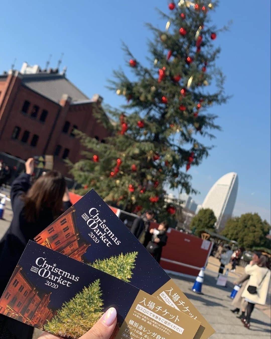 梨沙のインスタグラム：「． クリスマス2日目🎅🏻 クリスマスマーケット@赤レンガ倉庫 🧦」