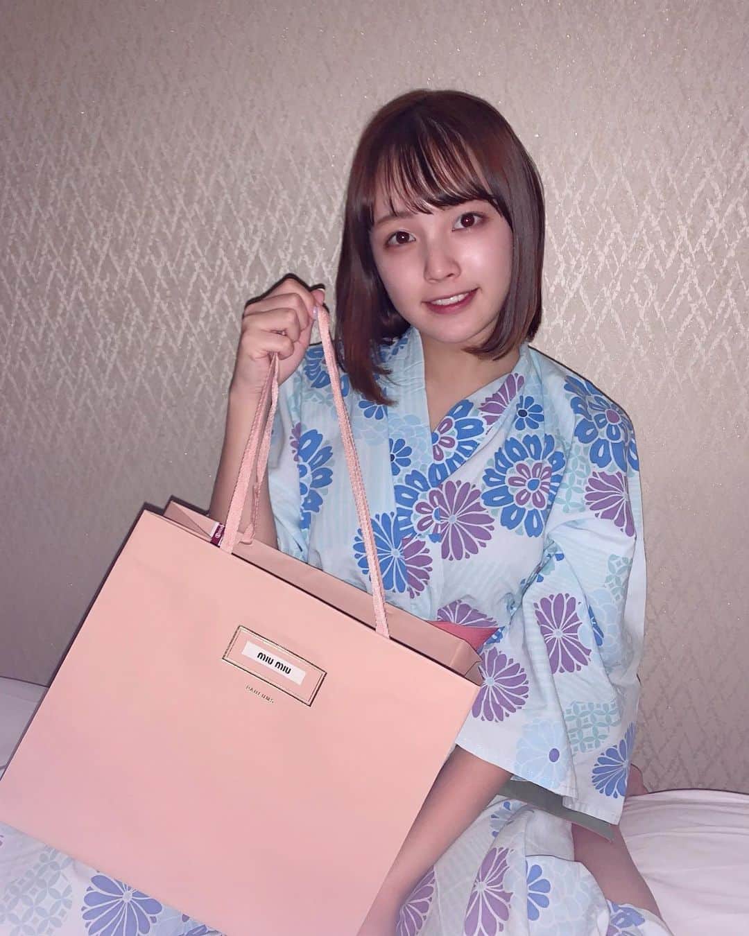 梨沙のインスタグラム：「． #miumiu」