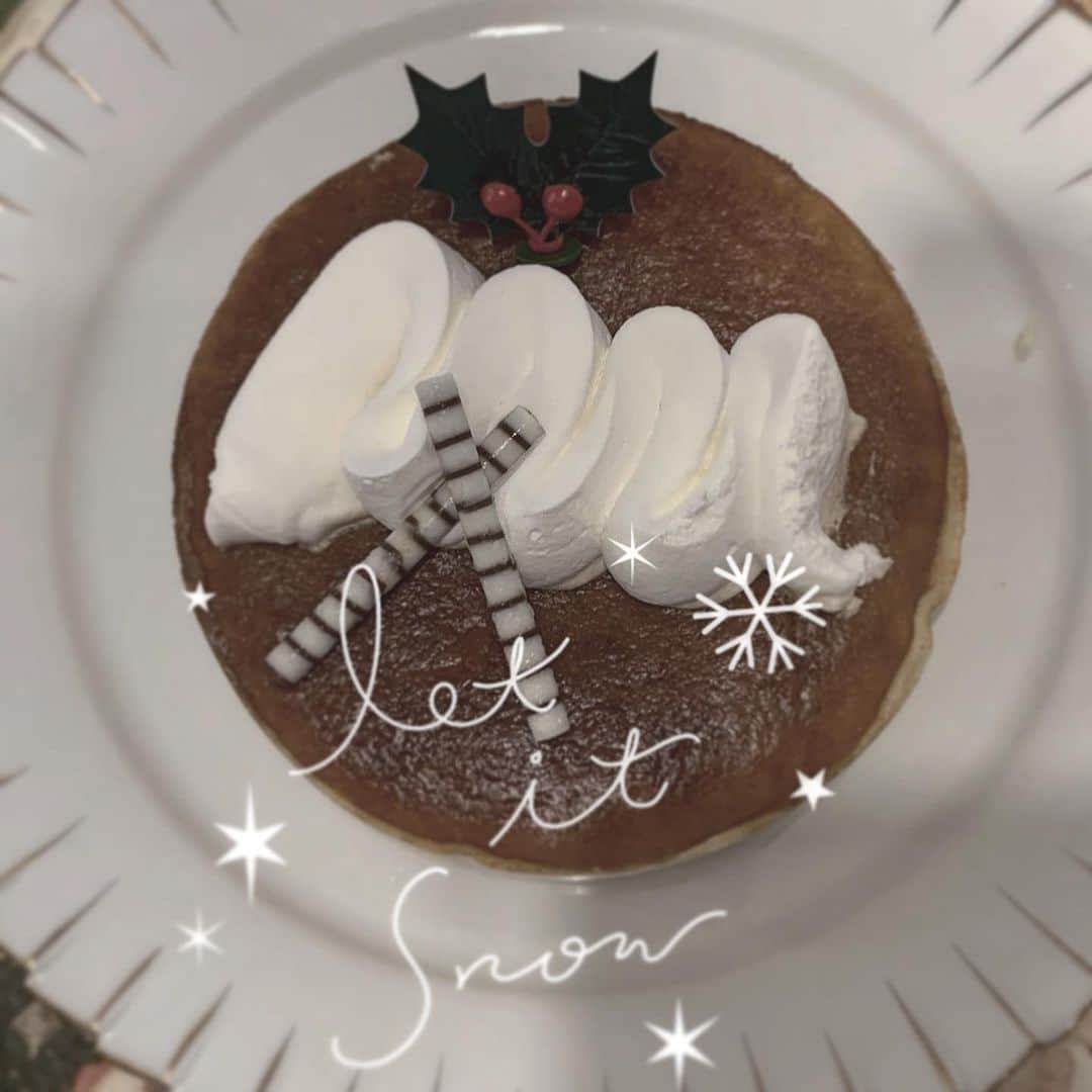 Seinaさんのインスタグラム写真 - (SeinaInstagram)「. . #merrychristmas #xmas #cake  いろいろあるけれど、 これを買う瞬間とても幸せだった🎄 . .」12月26日 1時12分 - baby_seina721