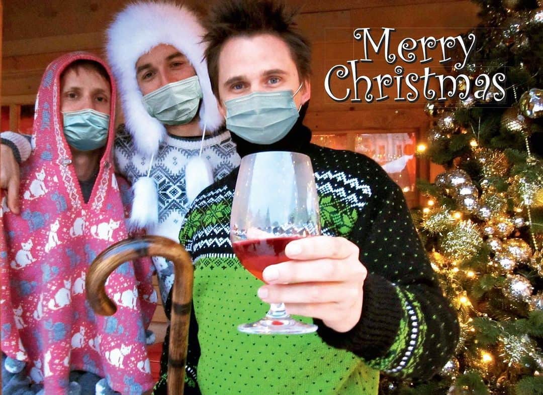 MUSEさんのインスタグラム写真 - (MUSEInstagram)「Merry Christmas everyone 🥂⁠⠀ Have a good one wherever you are! Matt, Chris and Dom  x」12月26日 1時17分 - muse