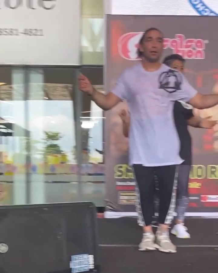 クラウディオ・リースのインスタグラム：「Un clásico de mis MasterClass  #TaMalo   Recuerdos de #indonesia 2019 #salsationevents #salsation」