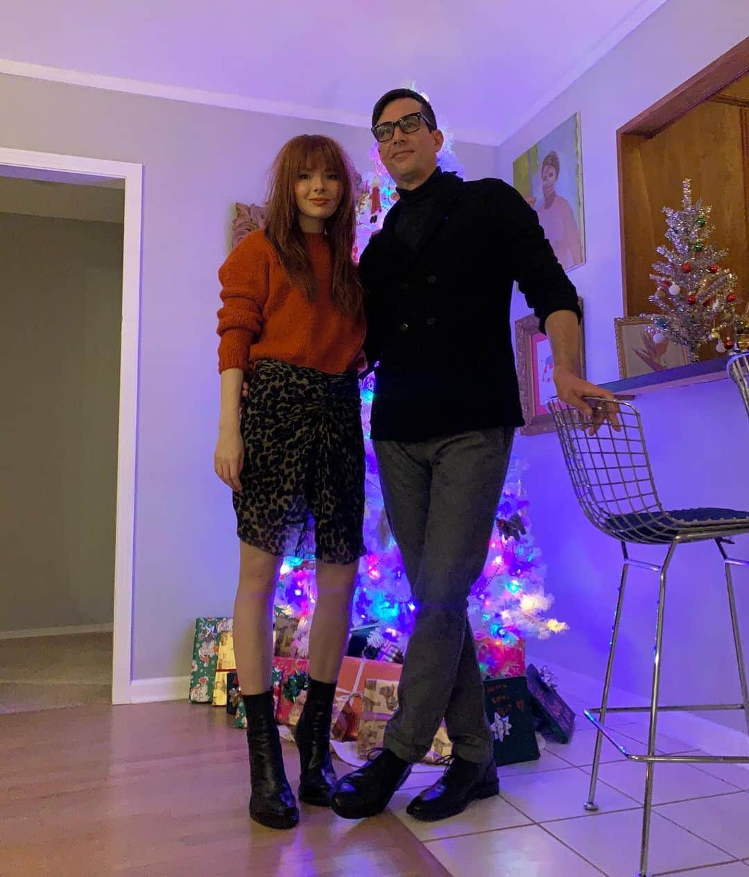 ジェーン・アルドリッジのインスタグラム：「Merry Christmas from us to you and yours!! 🎄❤️❤️」