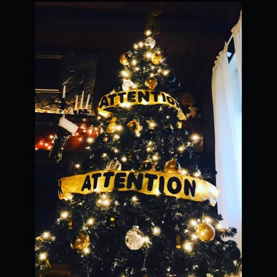 Shinedownさんのインスタグラム写真 - (ShinedownInstagram)「ATTENTION ATTENTION Merry Christmas! Check out this incredible Shinedown inspired tree featuring 42 hand painted ornaments, 4 lyric filled ornaments, custom ribbon and topper!🤘⚠️  #SDRepost + 🎄 By: @all_american_ace  #shinedown #christmastree #merrychristmas #rockinaroundthechristmastree #shinedownnation」12月26日 2時06分 - shinedown