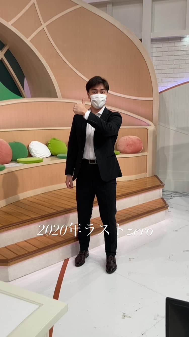 弘竜太郎のインスタグラム：「2020年のnews zero 締まりました。  今年も有難うございました！！ @ntvnewszero   #newszero #日本テレビアナウンサー  #クリスマスは終わってた」