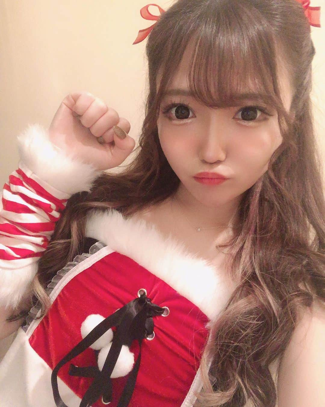 可愛あゆなさんのインスタグラム写真 - (可愛あゆなInstagram)「めりーくりすます💕🎁🎄  #kabukicho#歌舞伎町#キャバ嬢#歌舞伎町キャバ嬢#キャバクラ#キャバ#ニュークラブ#ニュークラ#すすきの#渋谷#shibuya#北新地#錦#西麻布#六本木#銀座#中洲#ミナミ#梅田#きゃばきゃば#selfie#自撮り#japanesegirl#いいね返し#イメチェン#暗髪#清楚#宣材#クリスマス#サンタコス」12月26日 2時37分 - kawaiayuna