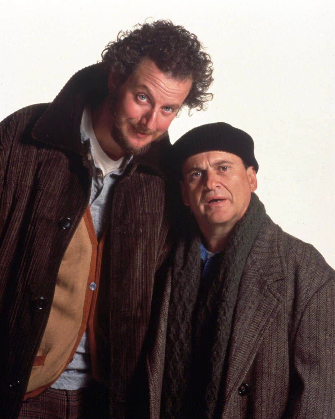 GQさんのインスタグラム写真 - (GQInstagram)「“The Wet Bandits are certified style icons,” argues senior editor @samschube. Tap the link in bio for a celebration of the unusually stylish villains of the #HomeAlone franchise.」12月26日 2時52分 - gq