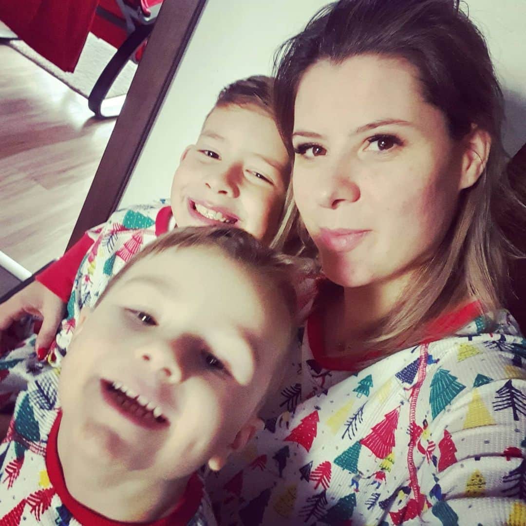 アンドレア・クリスティーナのインスタグラム：「😊😁😁」
