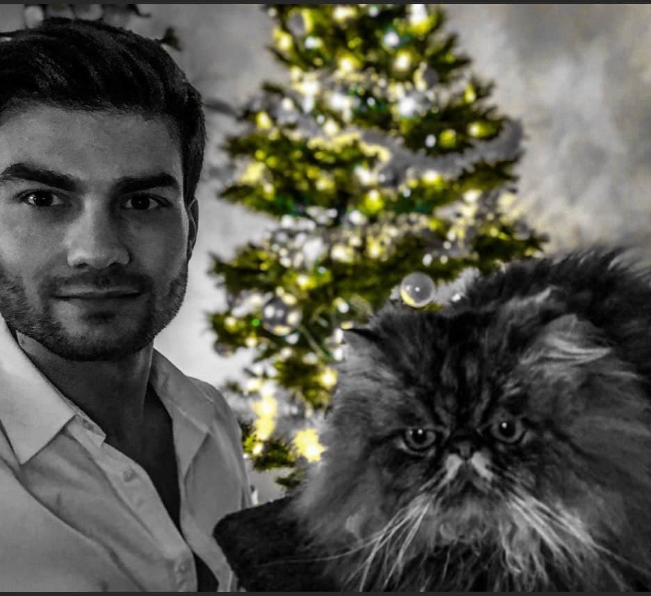 ロマン・ポンサールのインスタグラム：「Joyeux Noël 🎄🎁」