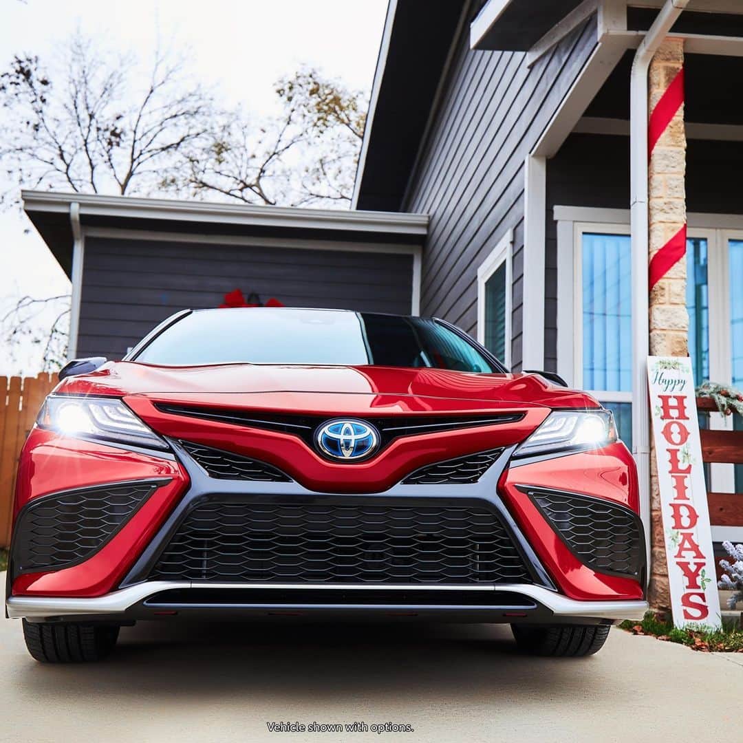 toyotausaさんのインスタグラム写真 - (toyotausaInstagram)「You would even say it glows. #Camry #Hybrid #LetsGoPlaces」12月26日 3時00分 - toyotausa