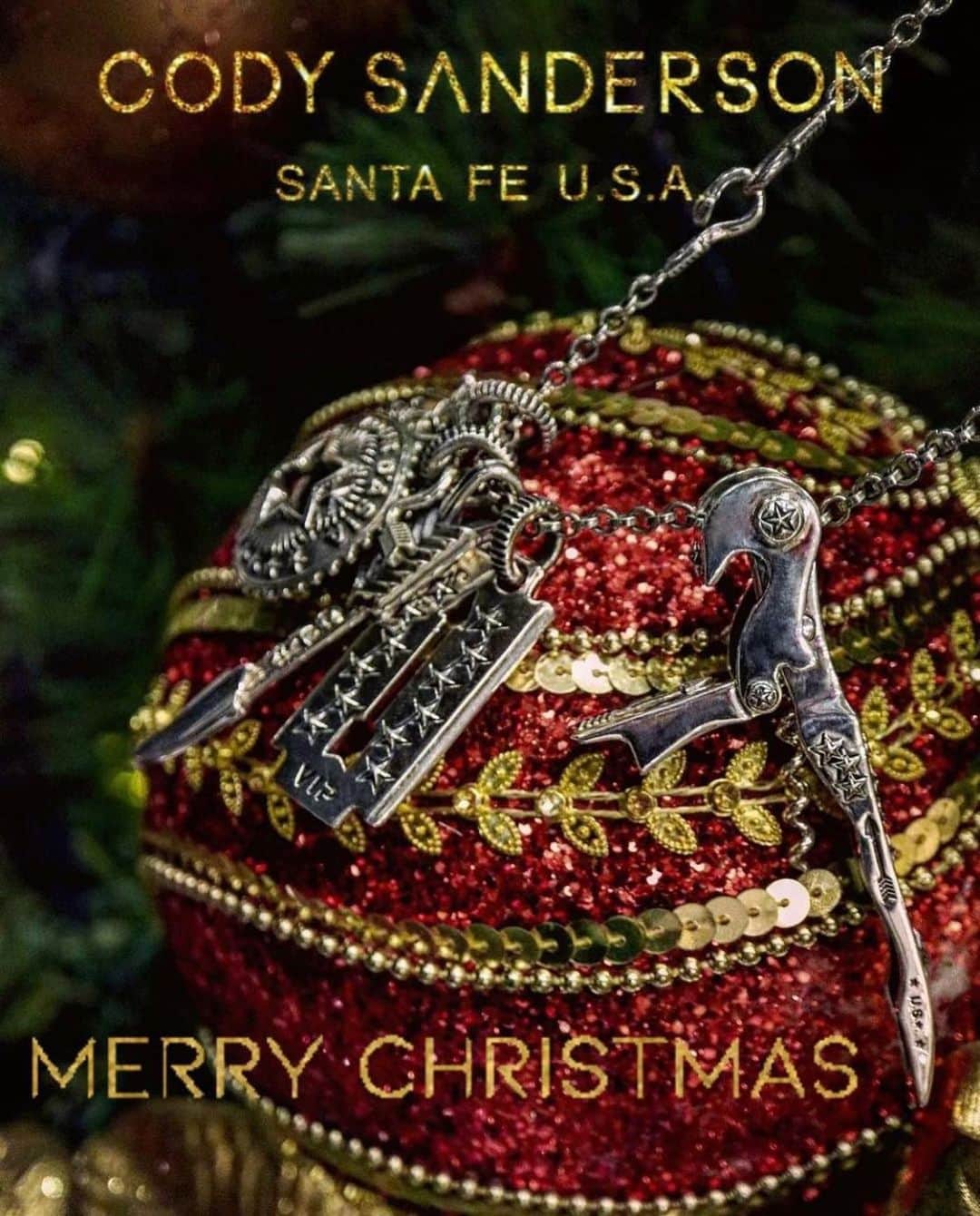 のインスタグラム：「Wishing everyone an amazing, exciting and loving Christmas.  @codysanderson_official @codysanderson_hankyu_tokyo @joycehk」