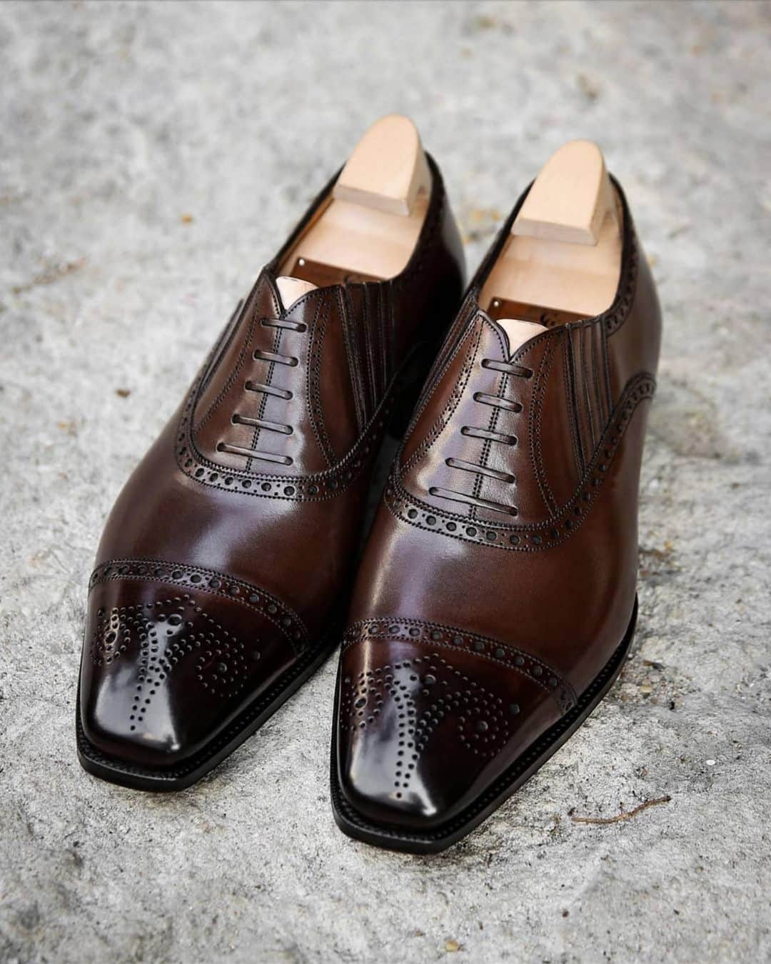 ガジアーノ&ガーリングのインスタグラム：「The Gaziano Girling Chelsea II In Vintage Oak Calf On The TG73 Last. . . . . . . . . . . Credit: @andreaseoul_cho #shoes #mensshoes #boots #mensboots #menboots #menshoes #shoegame #highendshoes #whatsonyourfeet #shoestyle #shoegamecrazy #shoegameonpoint #shoegamestrong #dapper #ootd #shoesaddict #shoesforsale #mensfashion #kickstagram #sotd #mensfashionpost #menswear #menwear #menstyle #mensstyle #shoegazing #shoestagram #shoeplug」