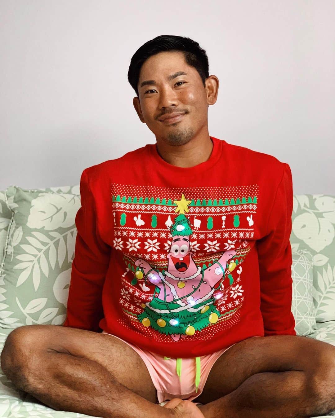 タッド・フジカワさんのインスタグラム写真 - (タッド・フジカワInstagram)「HO! HO! HO! HAPPY HOLI-GAYS!🤪😂  Patrick and I wish you all a very Merry Christmas! 😁 Sending lots of love to everyone!🥰💚❤️ #fashion   • •  #christmas #christmastree #uglysweater #christmasspirit #selfie #professional #golfer #athlete #asian #life #love #home #hawaii #oahu #travel #adventure #pride #visibility #inspiration #gay #instagay #gayguy #gayboy #inclusion #lgbtq #advocate #activist #instagram #influencer」12月26日 3時35分 - taddy808