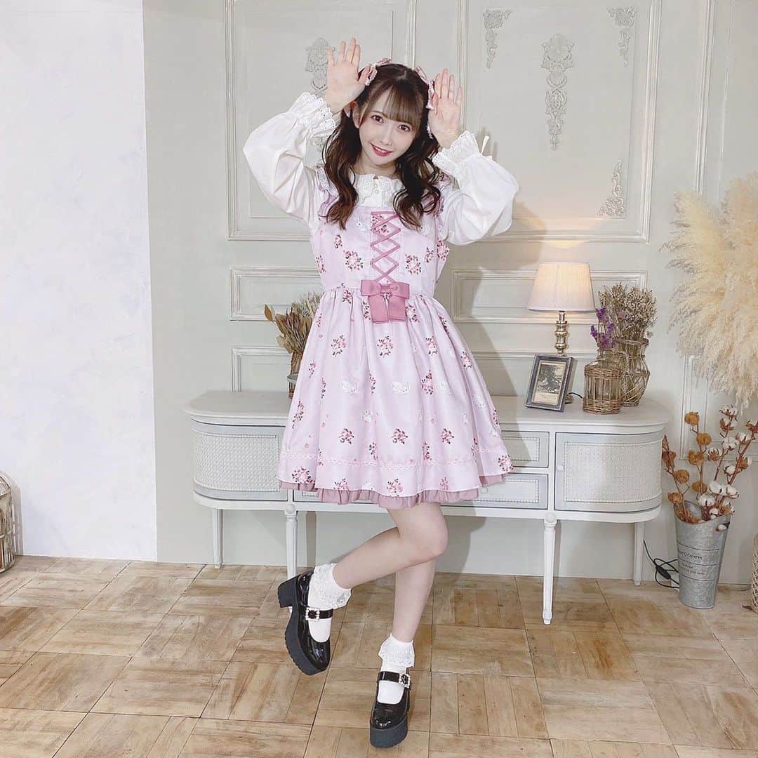 Ank Rougeさんのインスタグラム写真 - (Ank RougeInstagram)「. .【press】 . ♡Girly Spring collection vol.1♡ . 1月8日  12時〜 公式通販サイトAilandにて公開✨ . オフショットを特別に公開🎀 . お楽しみ♡ . Model▶≠ME 谷崎早耶ちゃん @tanizaki_saya__」12月26日 13時11分 - ankrouge_official