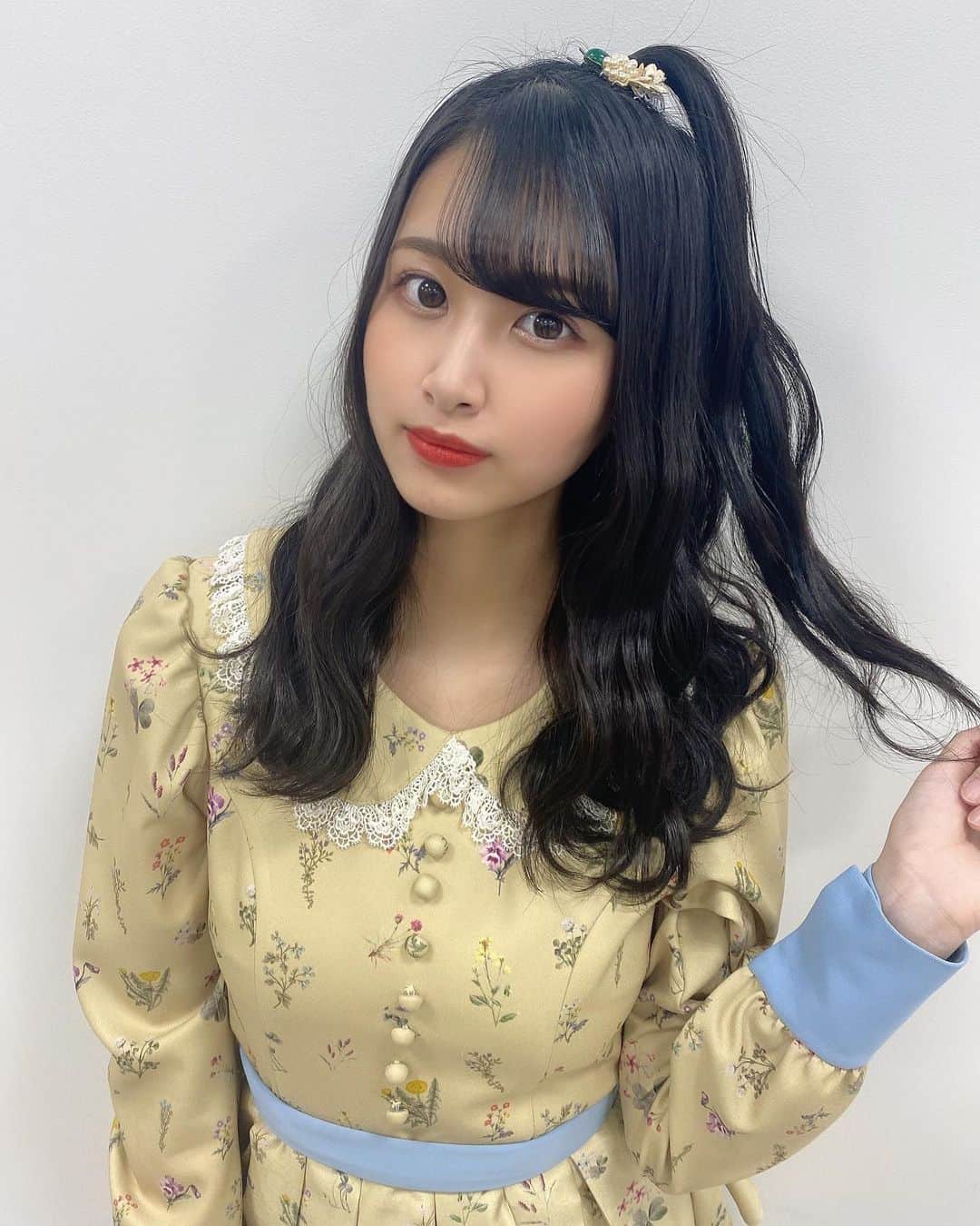 のインスタグラム：「. 昨日はクリスマス特別公演ありがとうございました！！🎄✨ 久しぶりに研究生全員でステージに立てたことが何より嬉しかったです！ . リリースしてからだいぶ時間が経ってしまいましたが、研究生楽曲『後悔ばっかり』も初披露できました！ とっても緊張したけど、ちかなとたくさん合わせて練習したんだ😁 . そして、昇格発表で名前を呼んでいただきました。 嬉しいとか不安とか色々な感情が混ざって上手く言葉にできないけど、とにかくいつも支えてくださった皆さんに感謝の気持ちを伝えたいです！ いつも応援してくれて、ずっとずっと待っていてくれてありがとうございます。 約2年前は公演に出演できず悔しい思いをしました。でも沢山の方に支えられ今があります！ これからも初心と感謝の気持ちを忘れず、NGT48のメンバーとして気を引き締めて頑張ります！！！ これからもよろしくお願いします！ . 本当に本当に楽しかったです！😊 . . #ngt48 #ngt48研究生 #富永夢有 #クリスマス #昇格 #いつもありがとうございます #これからもよろしくお願いします #followme #좋아요」