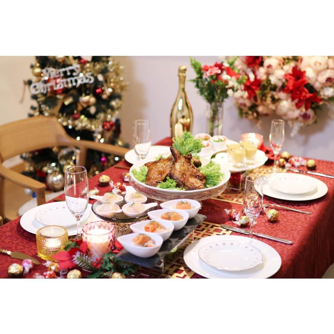 清水のぶよさんのインスタグラム写真 - (清水のぶよInstagram)「， 2020クリスマスパーティのメニュー🎄🍴✨ いつもと同じメニューでも 器の置き方で見え方が変わりますね。 ， #クリスマス #クリスマスディナー #クリスマスパーティ #ホームパーティ #ホームパーティー料理  #自宅 #ディナー #おうちディナー #おうちレストラン」12月26日 13時28分 - meika_shimizu
