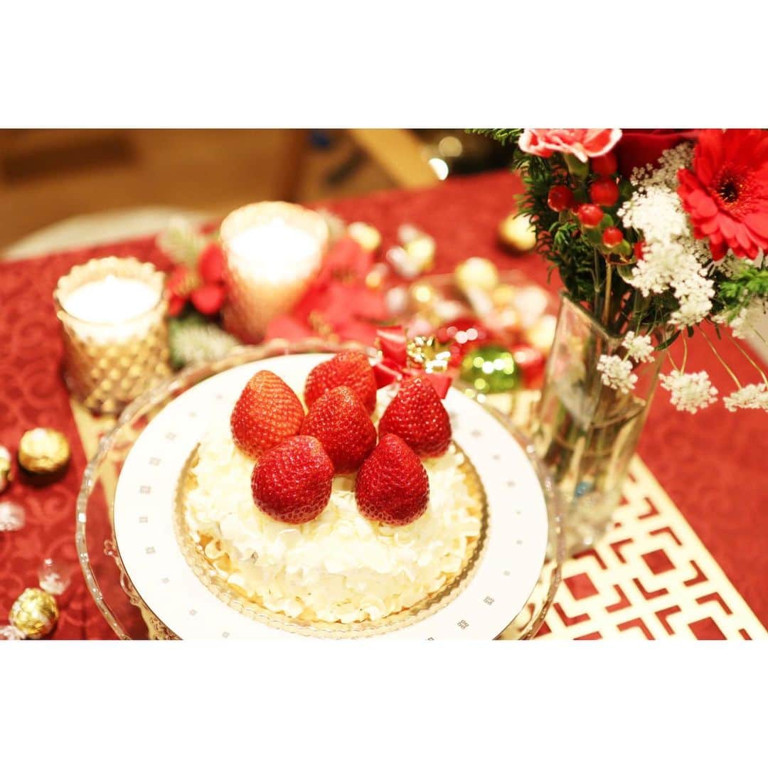 清水のぶよさんのインスタグラム写真 - (清水のぶよInstagram)「， 2020クリスマスパーティのメニュー🎄🍴✨ いつもと同じメニューでも 器の置き方で見え方が変わりますね。 ， #クリスマス #クリスマスディナー #クリスマスパーティ #ホームパーティ #ホームパーティー料理  #自宅 #ディナー #おうちディナー #おうちレストラン」12月26日 13時28分 - meika_shimizu