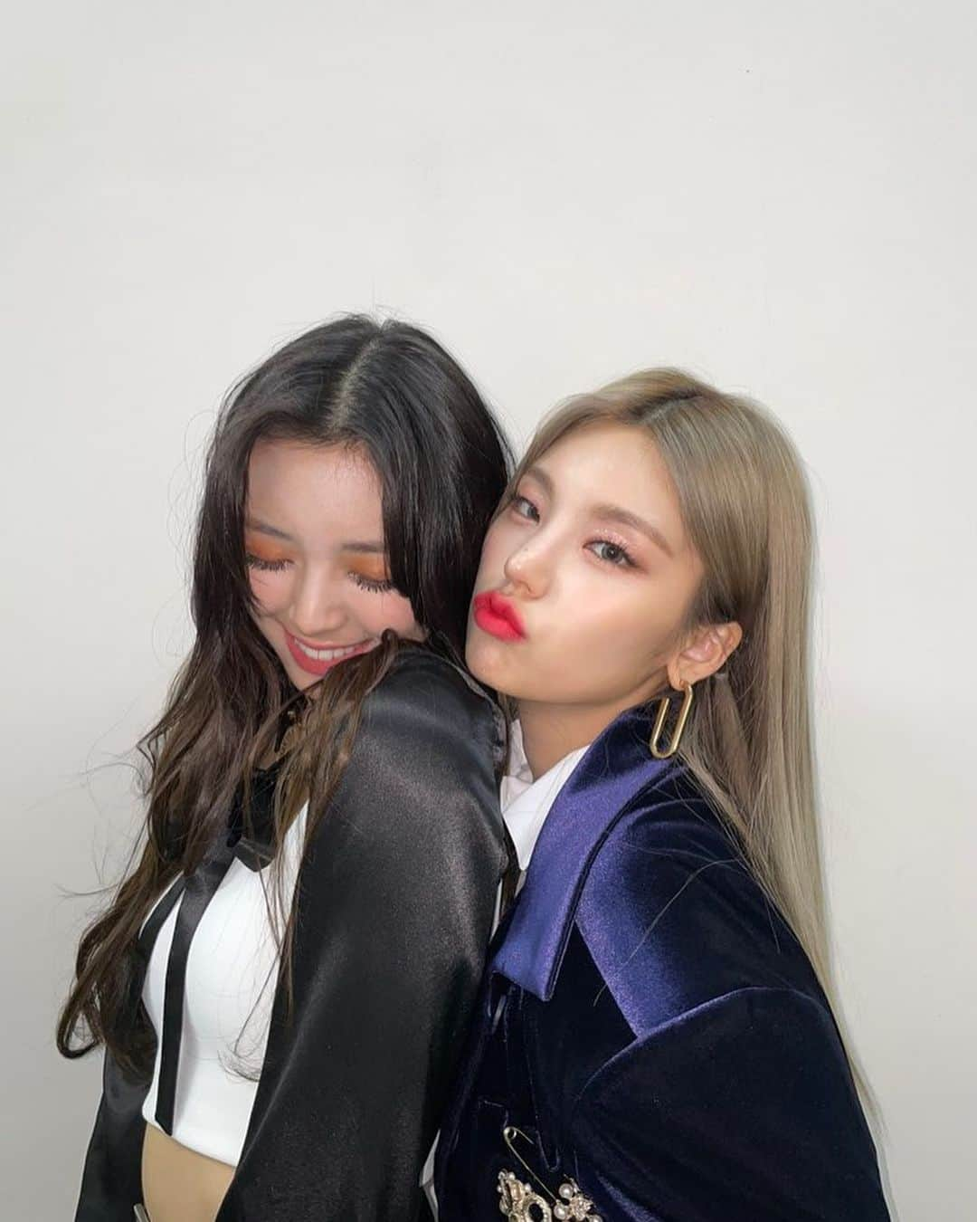 ITZYさんのインスタグラム写真 - (ITZYInstagram)「오랜만에 맏막즈💋💝」12月26日 13時20分 - itzy.all.in.us