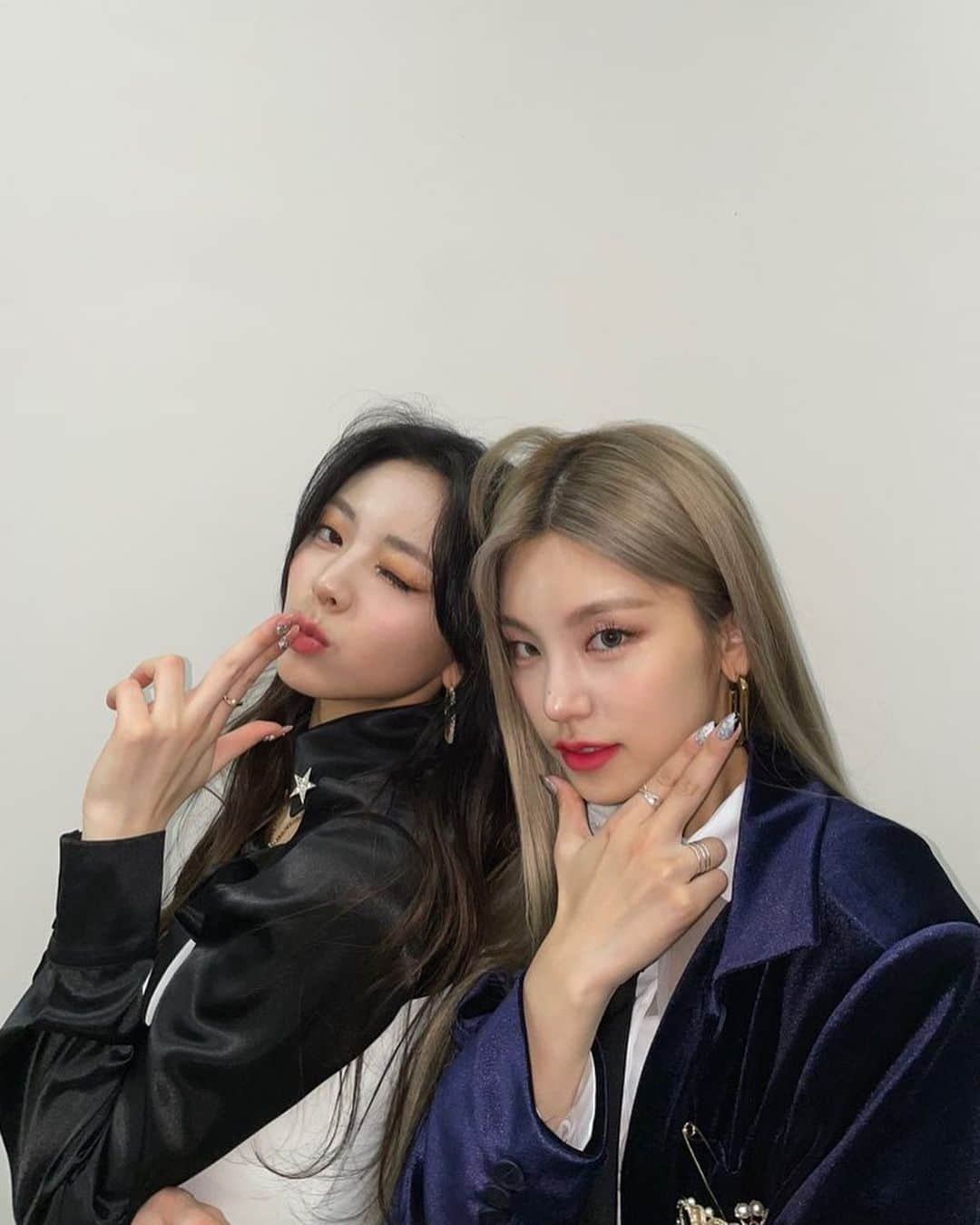 ITZYさんのインスタグラム写真 - (ITZYInstagram)「오랜만에 맏막즈💋💝」12月26日 13時20分 - itzy.all.in.us