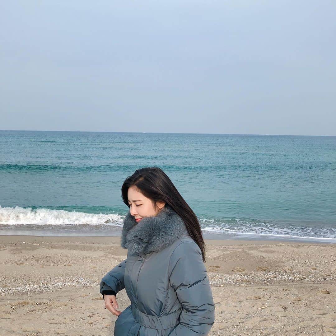 チン・イェソルのインスタグラム：「ㄲ ㅑ바다다 속이 뻥 🤍  (마스크는 잠시벗어두었습니다)」