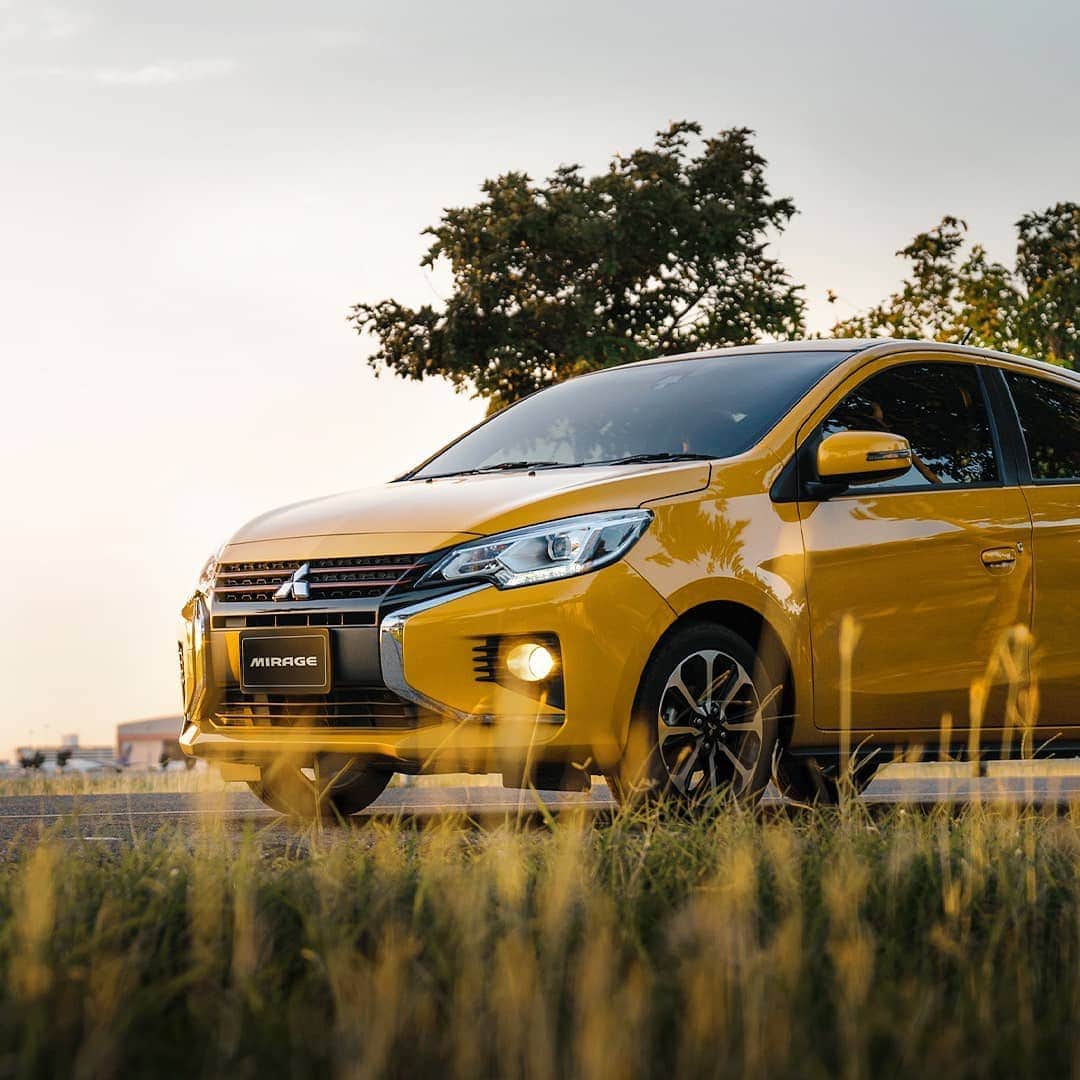 Mitsubishi Motors Thailandのインスタグラム：「ประสบการณ์ดีๆไม่ได้อยู่แค่ในเมือง ขับ Mitsubishi Mirage ไปพบเรื่องราวใหม่ๆ ให้ชีวิตของคุณสนุกกว่าที่เคย  #MitsubishiMotorsThailand #MitsubishiMotors #MitsubishiCityCar #Mirage #พลังจากข้างในไปให้สุด」