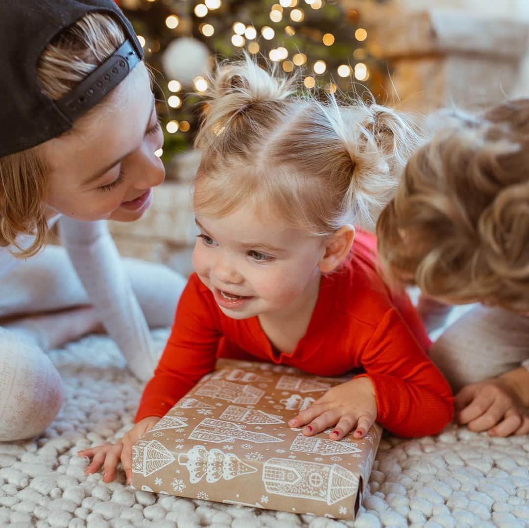 Cara Van Brocklinさんのインスタグラム写真 - (Cara Van BrocklinInstagram)「These three made our Christmas so special! We didn’t leave the house or our pajamas and I was not mad about it for one second. I hope you all had a memorable Christmas! Love you all ❤️」12月26日 14時06分 - caraloren