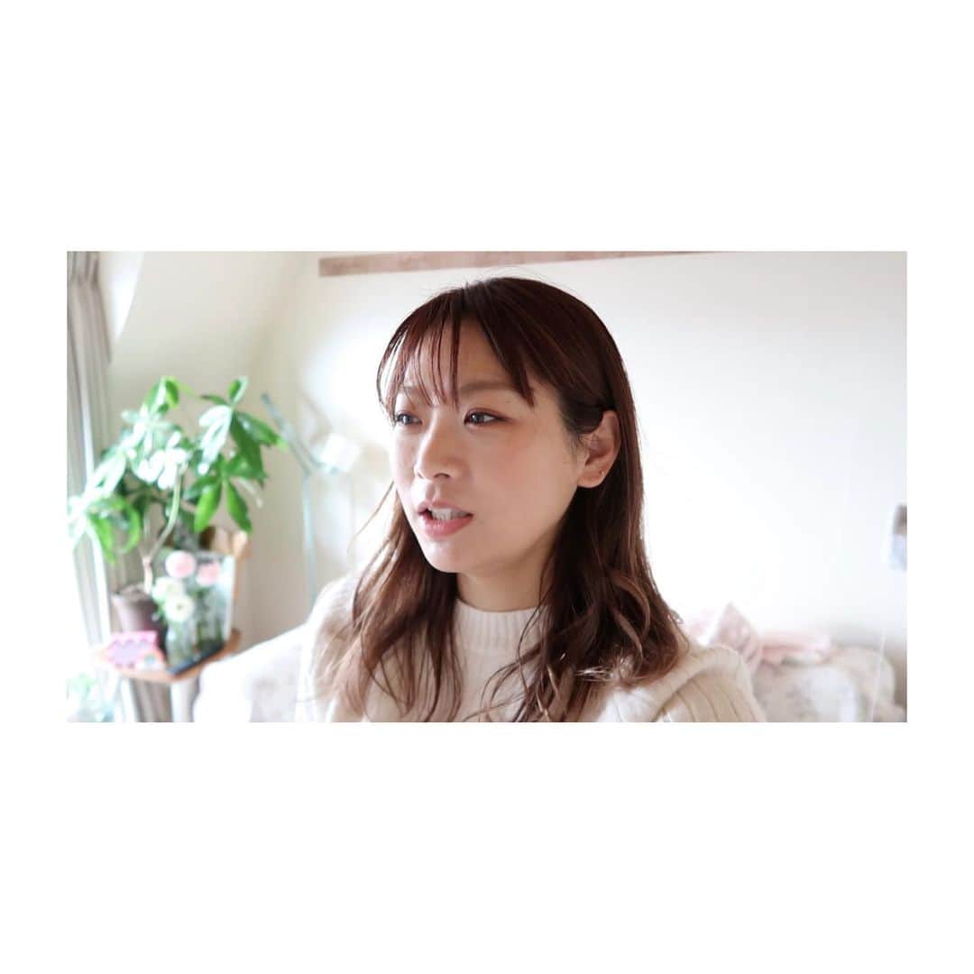 のインスタグラム：「. YouTubeに動画をアップしました。  今回は、後ろにぴいなが来てくれた！嬉しい🦁  #YouTube#プロフィール欄から見てね#くうちゃんの代わりに来てくれた♡#動画#雑談#日常#クリスマス#話」