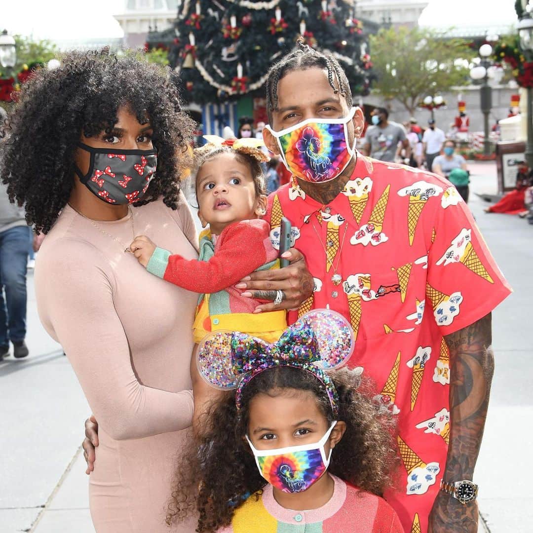 キッド・インクさんのインスタグラム写真 - (キッド・インクInstagram)「hope you had a Happy Healthy Holidays from the Collins 🎄😷 #Disneyworld」12月26日 14時18分 - kidink