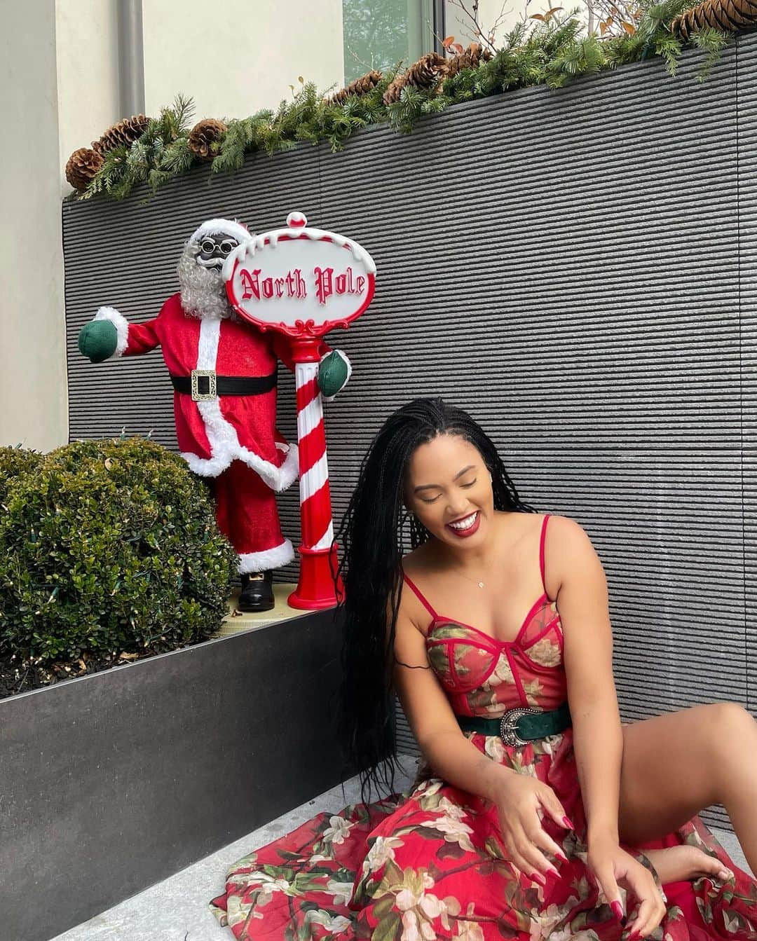 エイヨシャ・カレーさんのインスタグラム写真 - (エイヨシャ・カレーInstagram)「Counting down the days, hour, minutes until my baby is back home! Mrs.Claus misses her Mr.Claus this Christmas. I love my @stephencurry30 ,but am always so infinitely proud 😻 ”Reloj, no marques las horas porque voy a enloquecer. ” (if Ya know you know)」12月26日 14時21分 - ayeshacurry